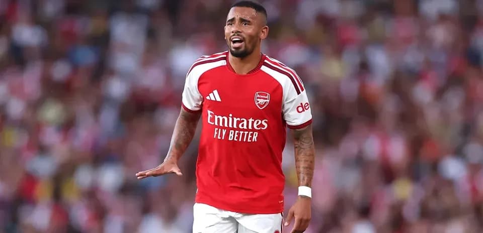 Player in Arsenal jersey during match action