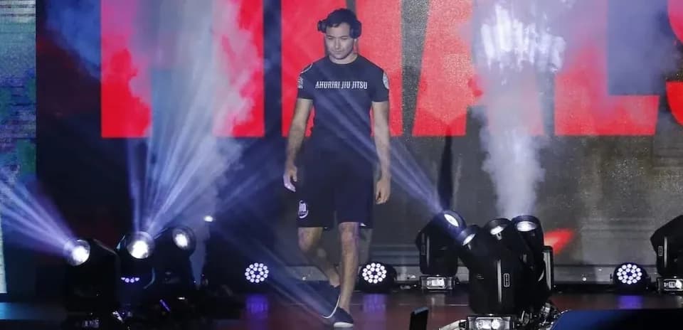 Athlete walking towards the finals stage entrance