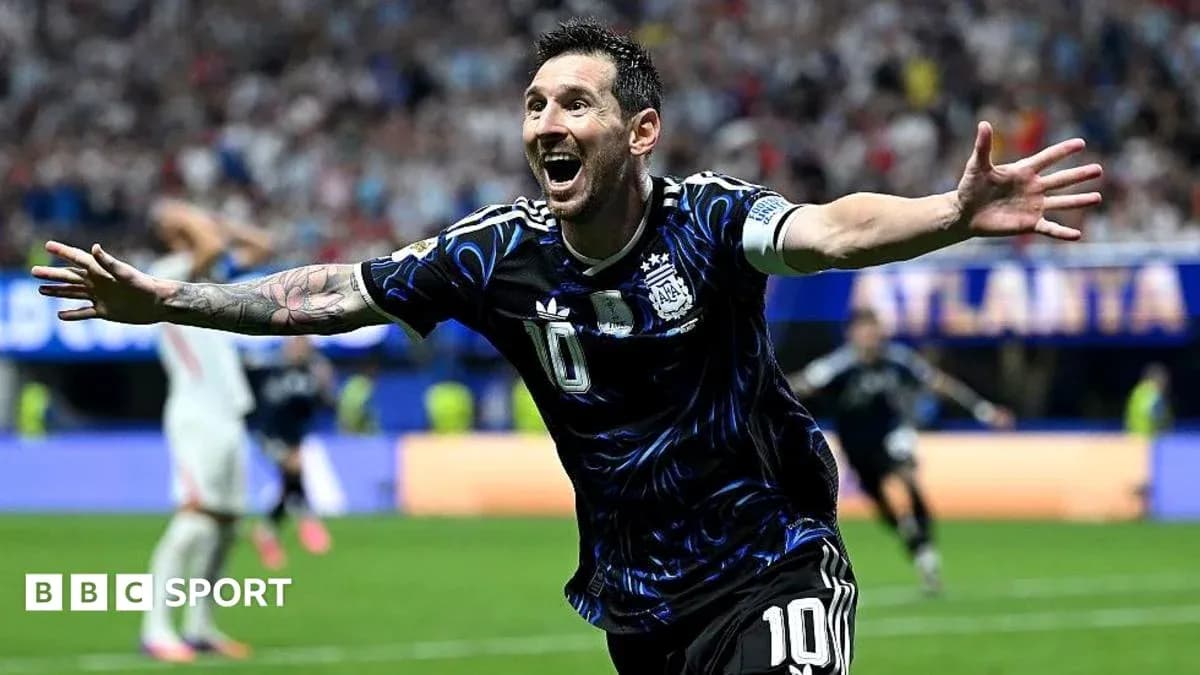 Lionel Messi celebrating a goal for Argentina