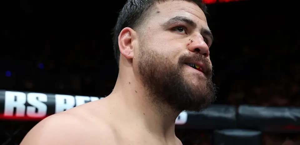 Fighter with a beard preparing for match