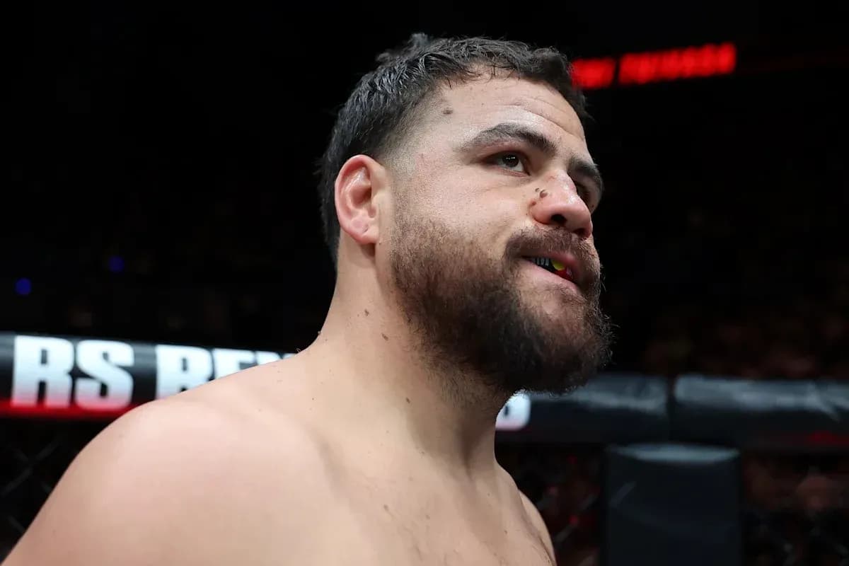 Fighter with a beard preparing for match