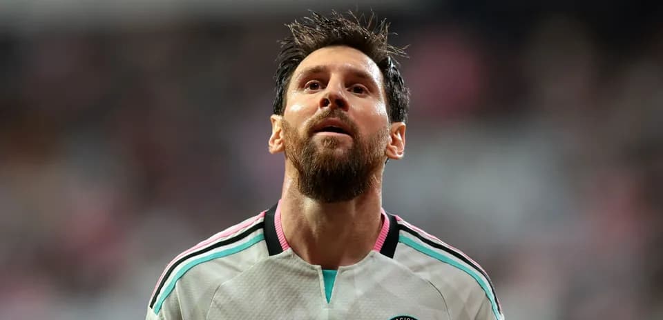Lionel Messi looking up during a match