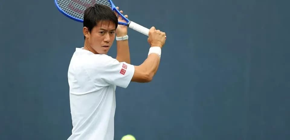 Tennis player preparing to hit a forehand stroke