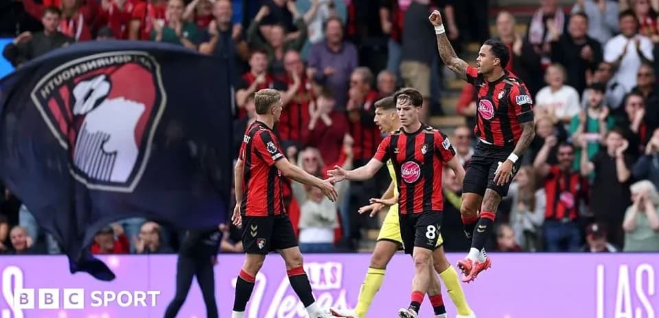 AFC Bournemouth players celebrating a goal during match