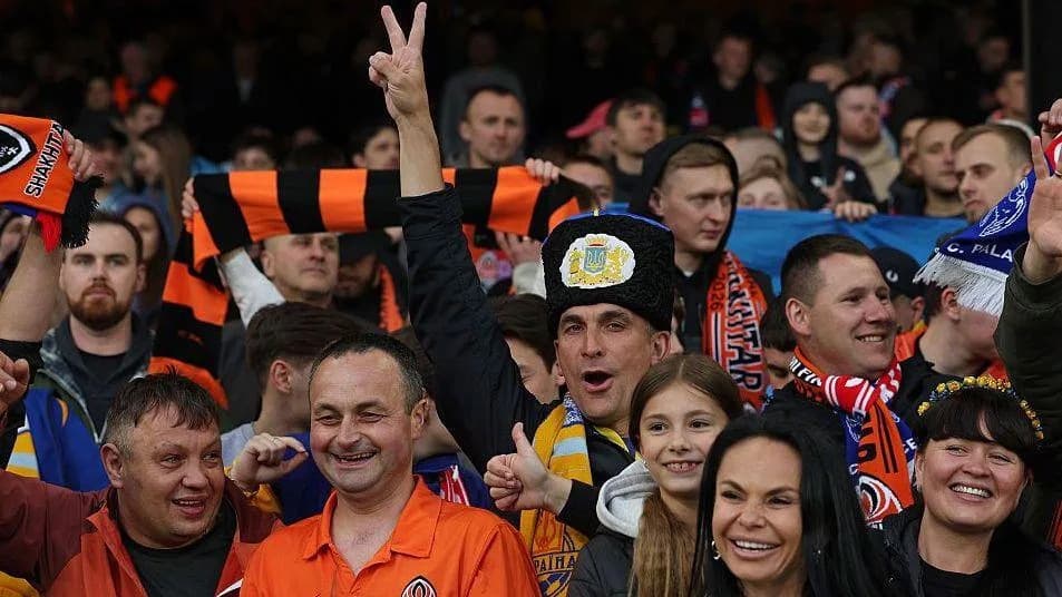 How Ukrainians Rally Behind Shakhtar Donetsk in London