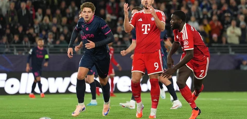 Manchester United Falls to Atlético Madrid; Bayern Munich Held in Norway; Barcelona Dominates in Champions League Action