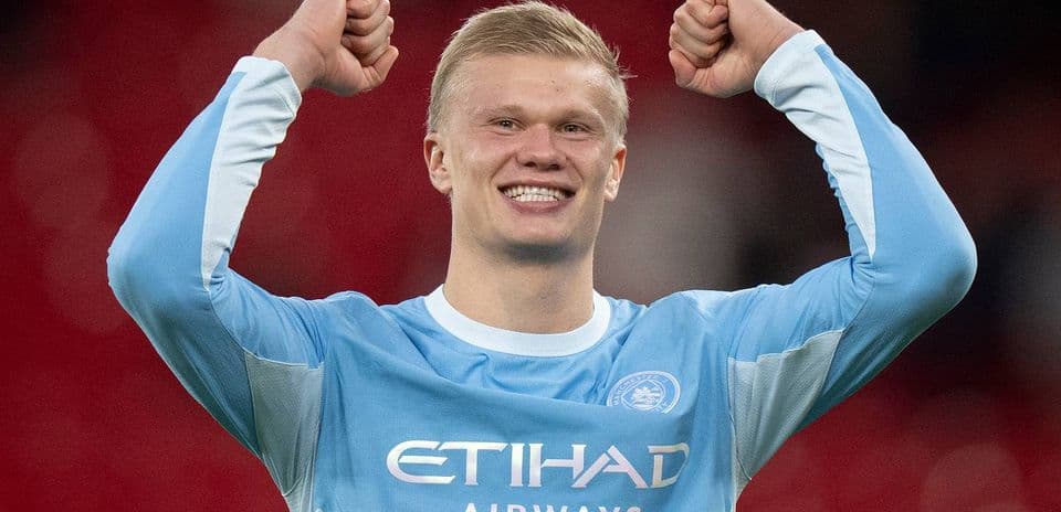 Supercomputer Forecasts Premier League Standings as Man City Makes Title Impact