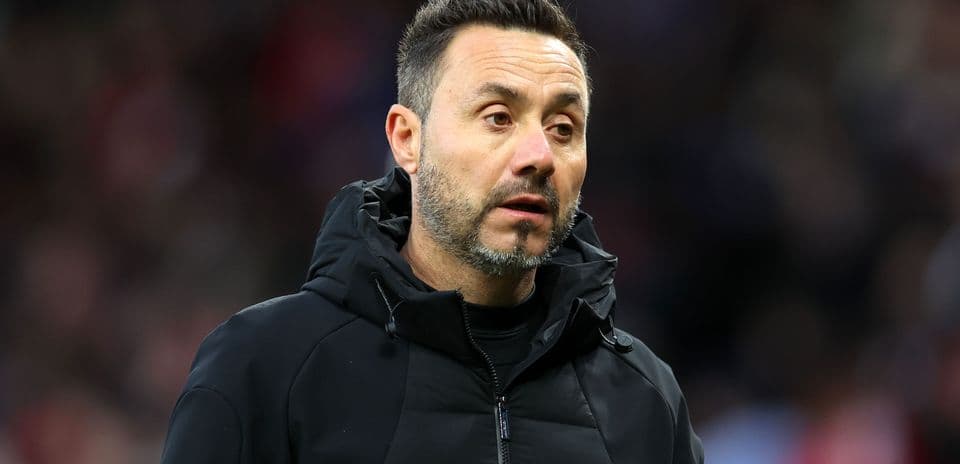 Roberto De Zerbi Bans Phones to Unite Winless Tottenham Squad Amid Crisis