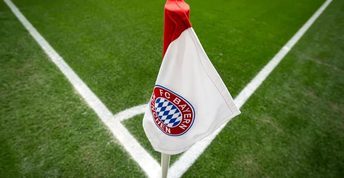 Corner flag with FC Bayern München logo Corner flag with FC Bayern München logo