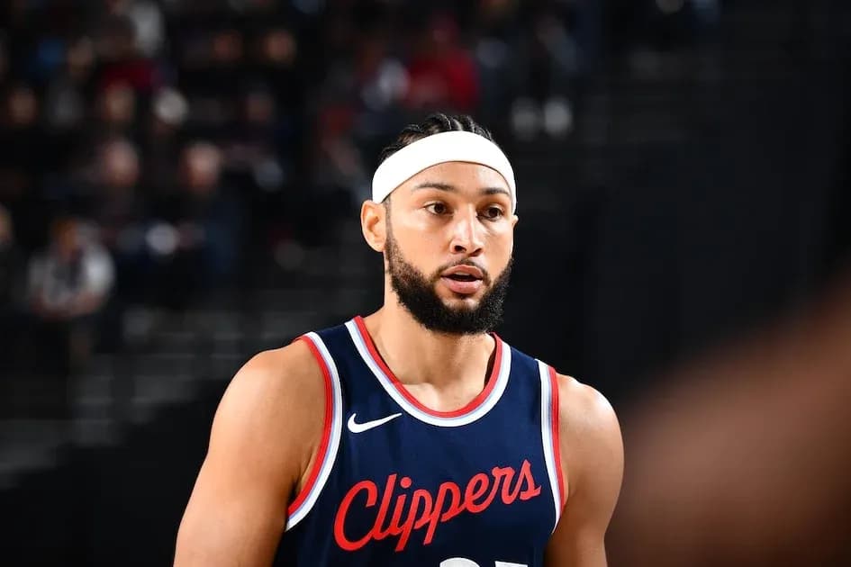 Player in Clippers jersey during game action Player in Clippers jersey during game action