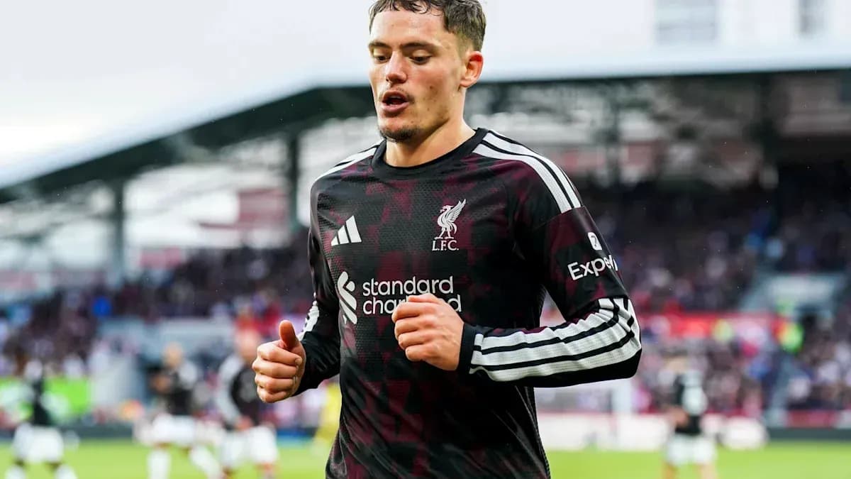 Goalkeeper running during a Liverpool match Goalkeeper running during a Liverpool match