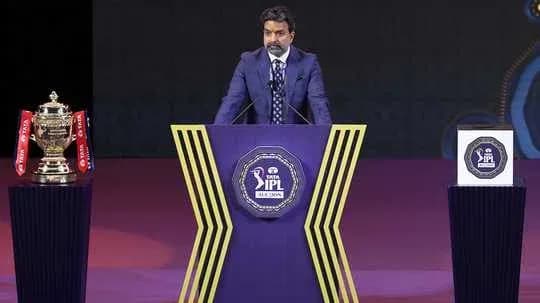 Official speaking at IPL trophy presentation ceremony Official speaking at IPL trophy presentation ceremony