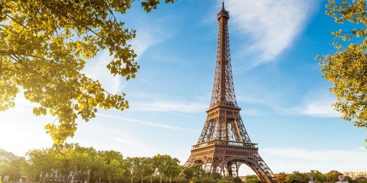 Explore Paris Through Its Football Clubs: A Guide to the City's Teams Explore Paris Through Its Football Clubs: A Guide to the City's Teams