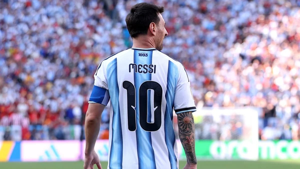 Lionel Messi Exits International Football with Poise, Unlike Cristiano Ronaldo Lionel Messi Exits International Football with Poise, Unlike Cristiano Ronaldo