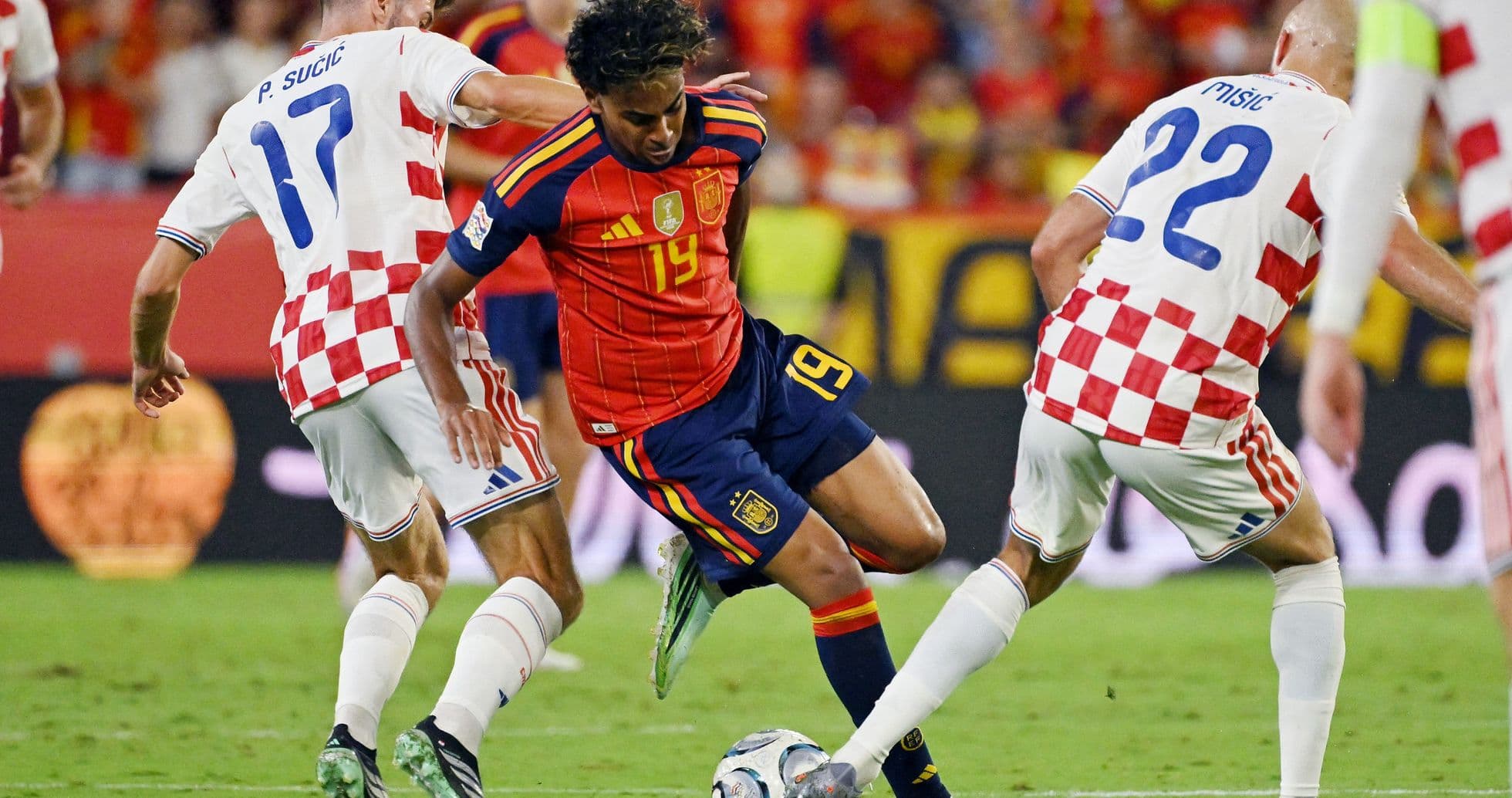 Lamine Yamal Shines with Perfect 10/10 as Spain Overpower Croatia 4-1 in Nations League Lamine Yamal Shines with Perfect 10/10 as Spain Overpower Croatia 4-1 in Nations League